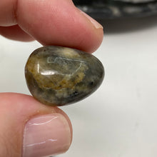 Load image into Gallery viewer, Labradorite 20x14mm Nugget A Grade Beads
