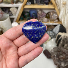 Chargez l&#39;image dans la visionneuse de la galerie, Lapis Lazuli Heart #02 with drill hole
