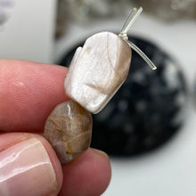将图像加载到图库查看器中，Peach Sunstone / Moonstone 14x10mm Faceted Nugget Beads
