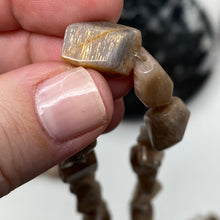 将图像加载到图库查看器中，Peach Sunstone / Moonstone 14x10mm Faceted Nugget Beads
