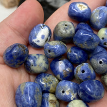 将图像加载到图库查看器中，Sodalite 13x10mm Nugget Beads
