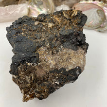 将图像加载到图库查看器中，Black Tourmaline with Muscovite Rough #06
