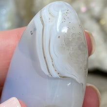 Load image into Gallery viewer, Agate Palm Stone #10
