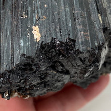 将图像加载到图库查看器中，Black Tourmaline with Muscovite Rough #16
