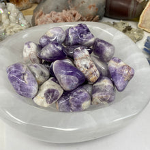 Carica l&#39;immagine nel visualizzatore di Gallery, Chevron Amethyst X-Large Tumbles
